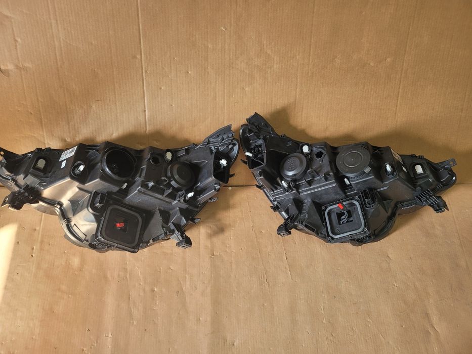 Renault Megane IV lampa przednia lewa prawa