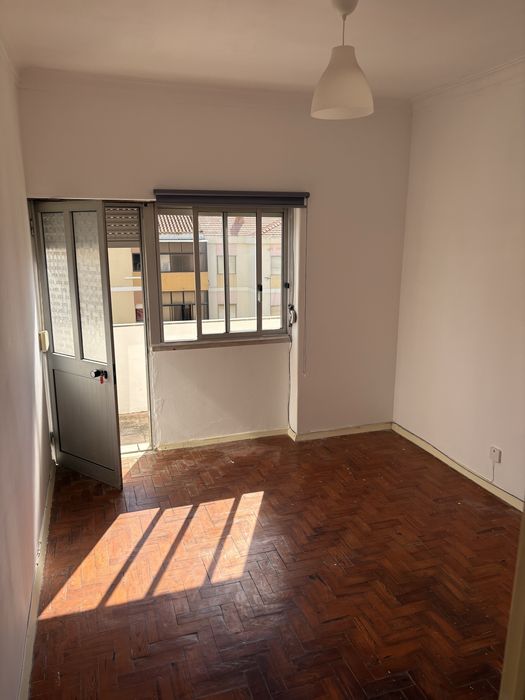 Arrenda-se apartamento T2