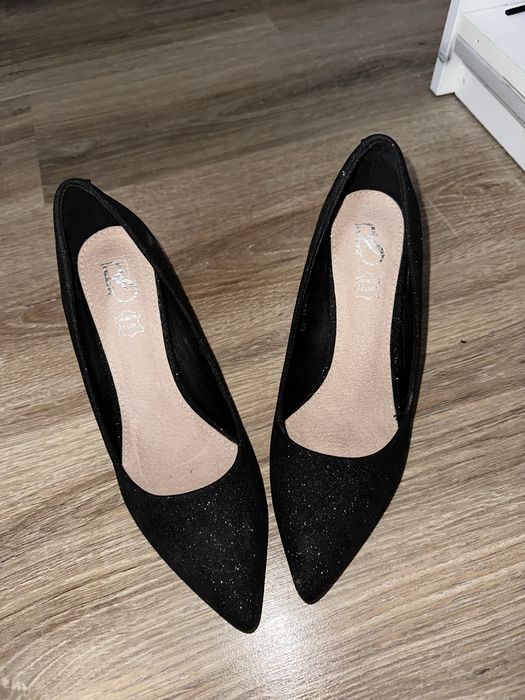 buty na obcasie czarne błyszczace 39