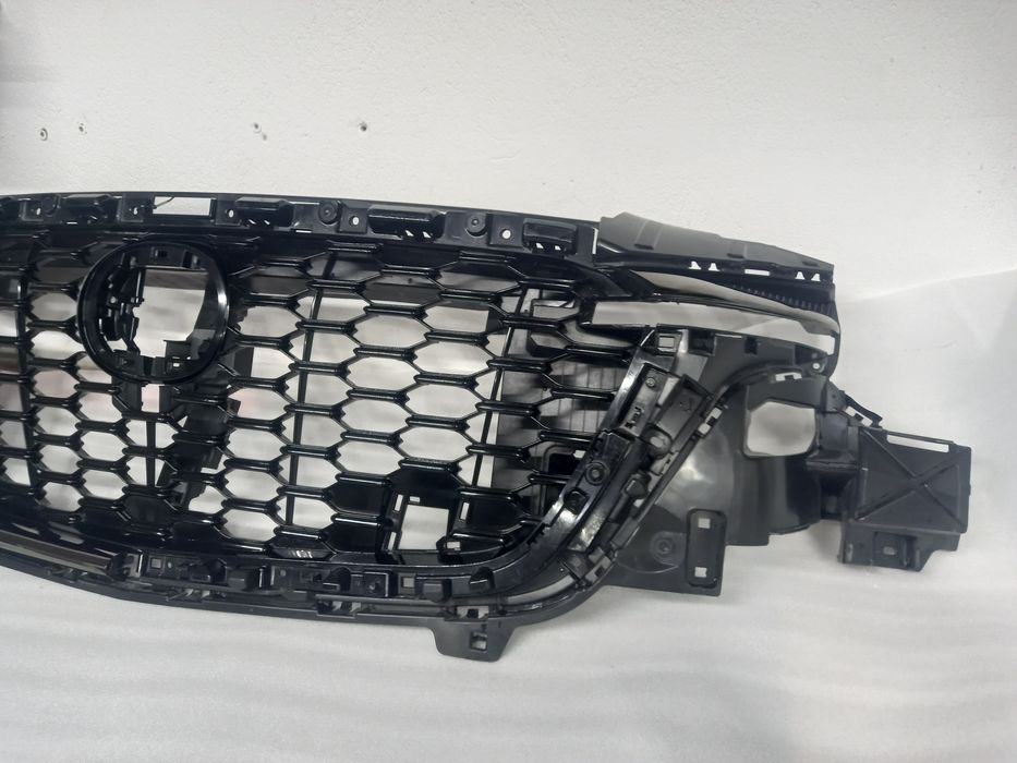 Mazda cx60 grill przedni z jedna listwą czarna