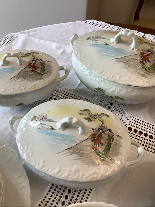 Serviço de louça de jantar em porcelana da Spal completo. Novo