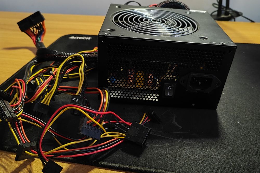 Блок питания Chieftec 700W