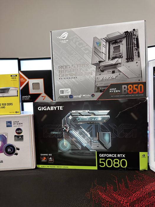 PC ULTRA GAMING RTX 5080 16GB - Ryzen 7 9800X3D