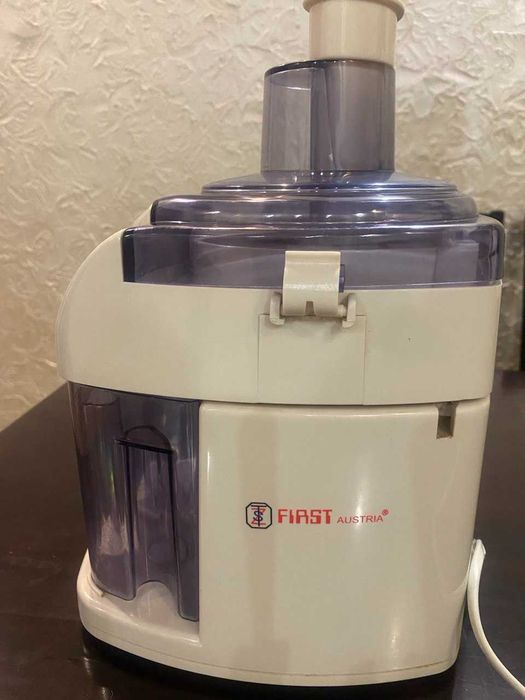 Соковижималка First