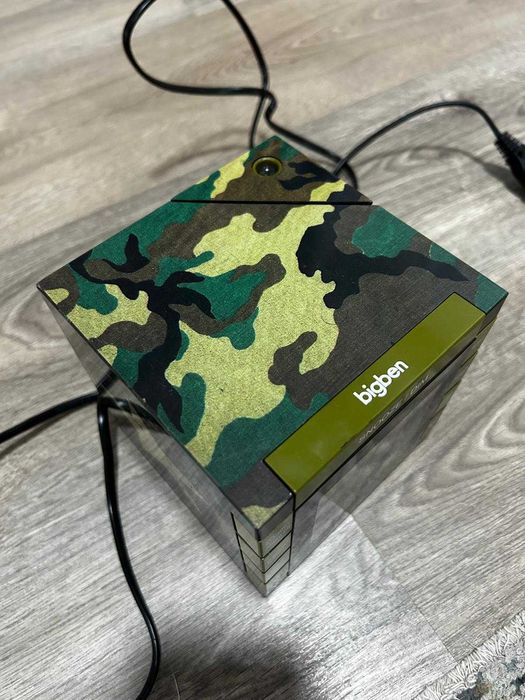 Rádio Despertador Bigben RR70P c/ Projetor - Camuflagem