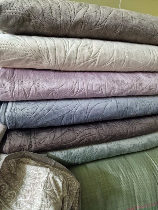 Двостороннє вибиті велюрові хебешні покривала "Листки" Colorful home