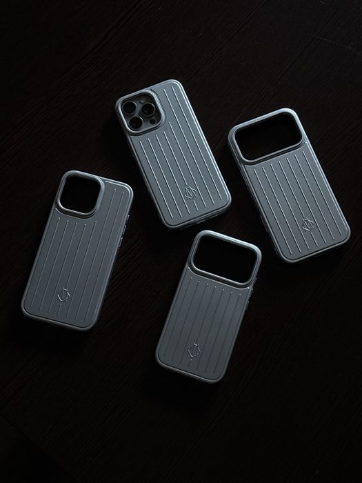 Чохол Rimowa на  IPhone 17 Pro