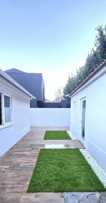 Arrendo Moradia T2 + 2 - Porto