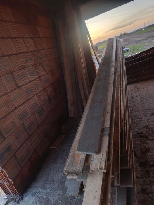 Stemple i deski budowlane