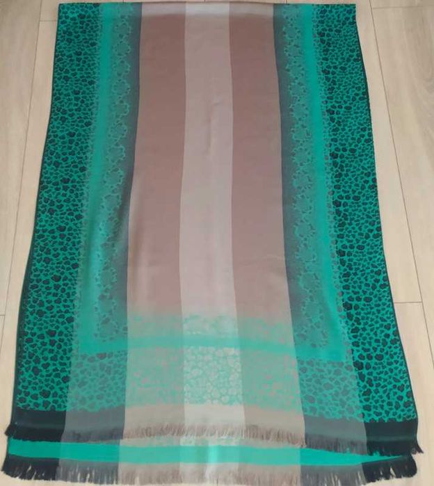 Kaszmirowy  duży szal  w pięknych kolorach 100% kaszmir 192 /70cm.