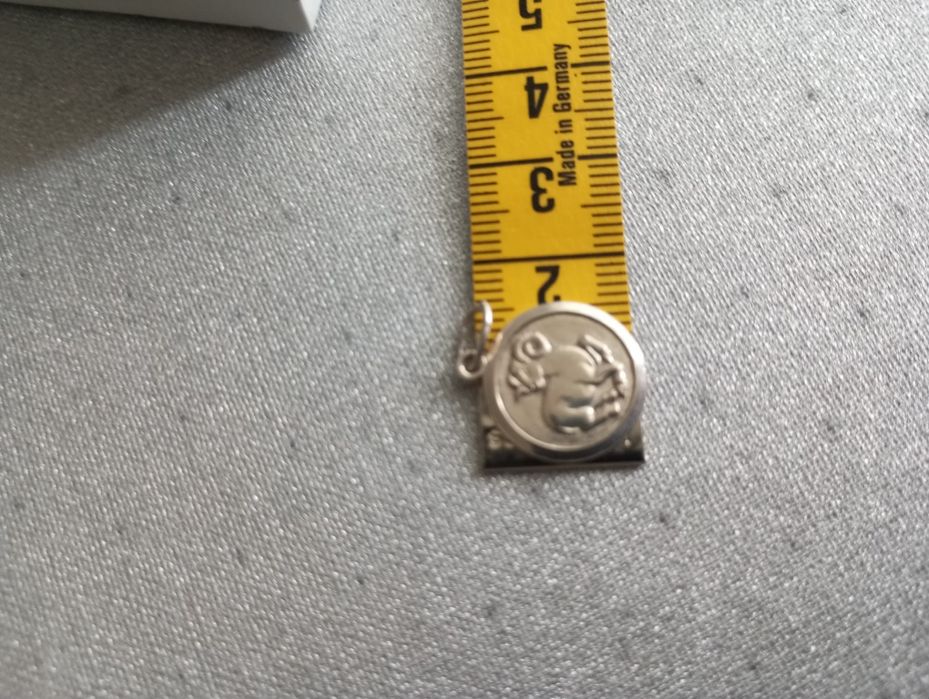 Zawieszka Koziorożec w kolorze srebrnym