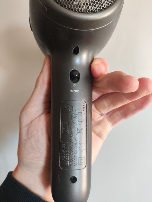 Продам фен Philips