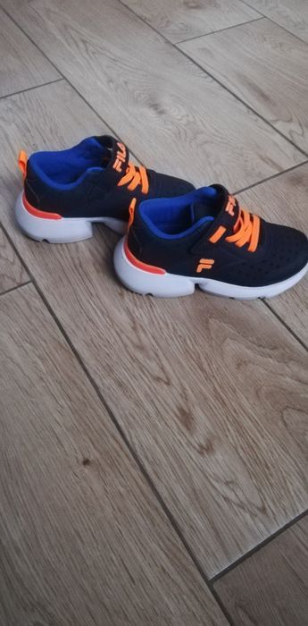 Adidasy chłopięce r.25 Fila