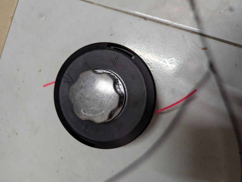 Cabeça de fio de roçadora universal