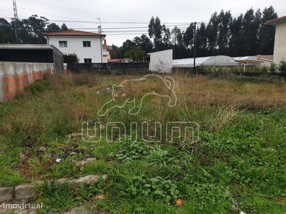 Terreno urbano em Vila Fria