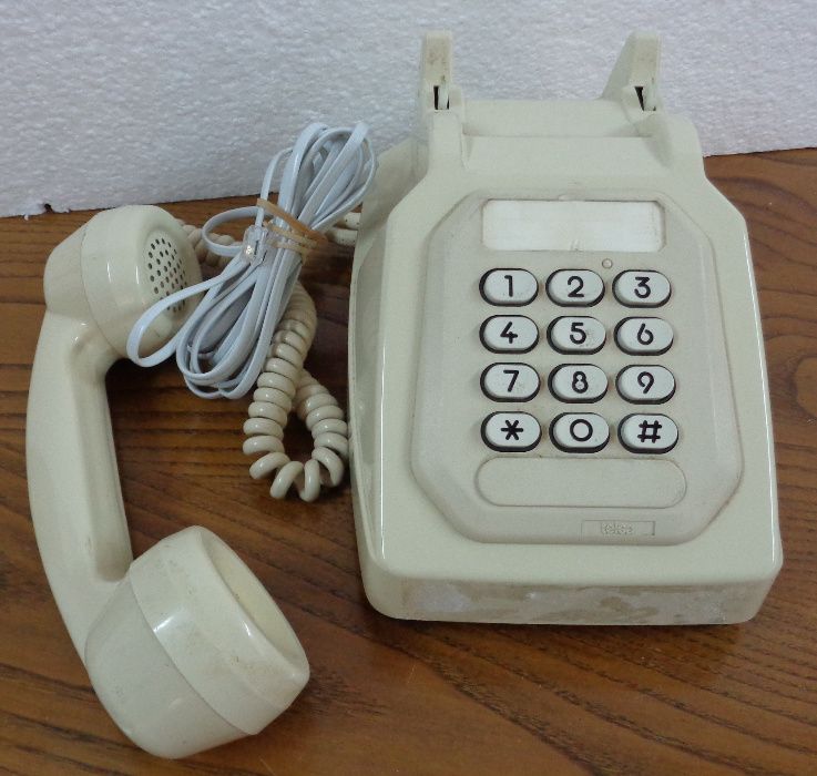 Telefone de mesa com teclas, marca Telca (Alcatel)