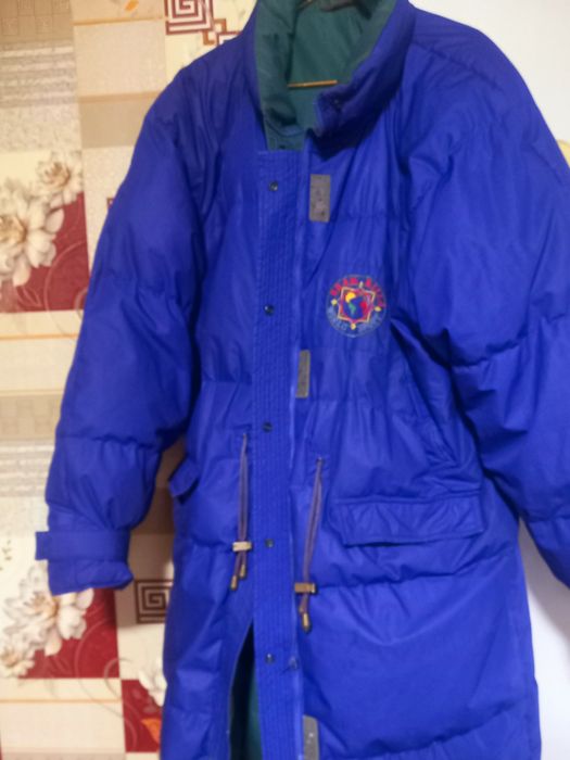 Продам женский пуховик.