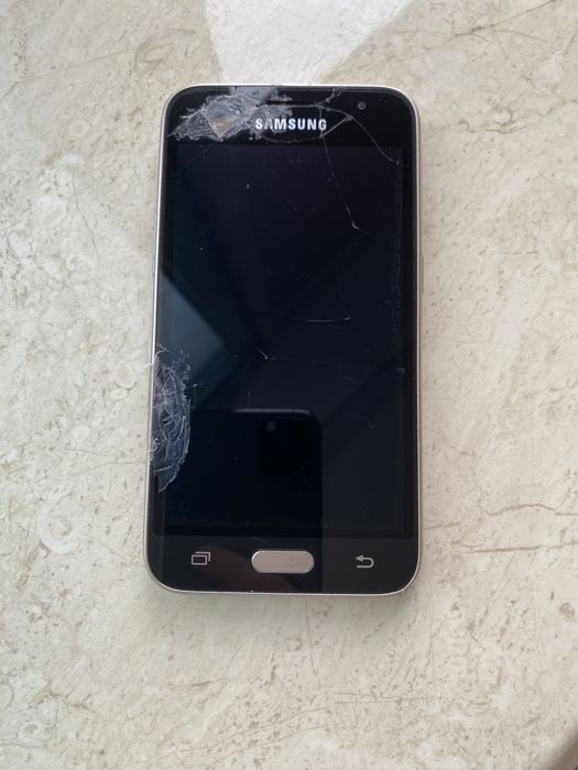 Samsung Galaxy J1 (2016)
