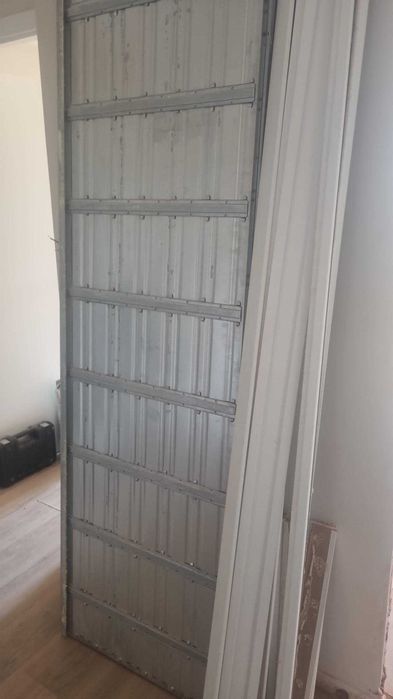 Porta de correr de encastrar 60 cm x 200 cm (sistema completa com porta e molduras)