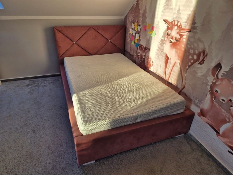 Łóżko tapicerowane