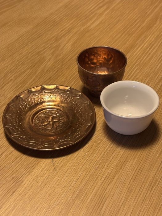 Chávena de café albanesa.