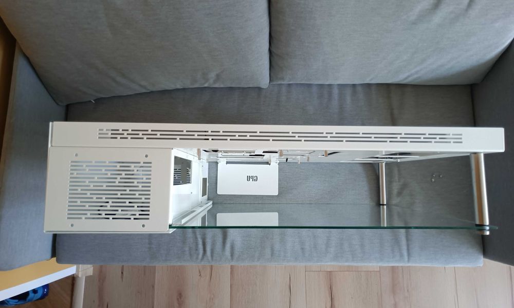 Obudowa do komputera na ścianę z LCD + RGB  kable w gratisie