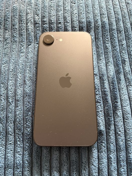 iPhone 16e, 256Gb, Bat 93%