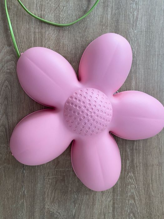 Lampka kwiatek Ikea Smila Blomma, różowy