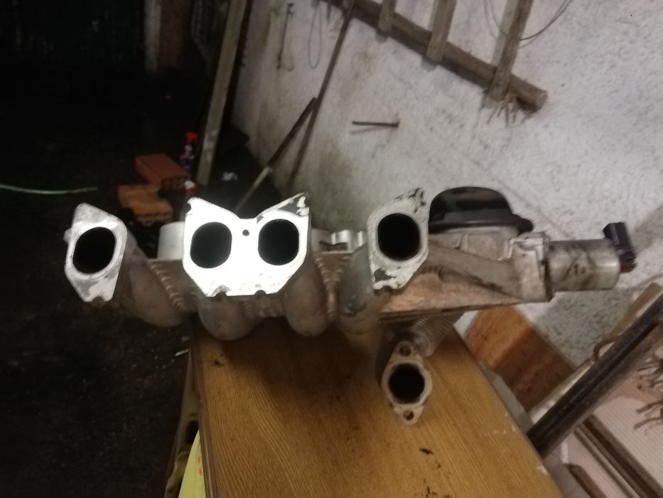 : Bomba Injetora e Coletor de Admissão Renault Kangoo/Megane - Motor F