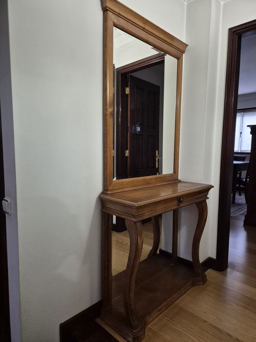 Credencia de entrada com espelho