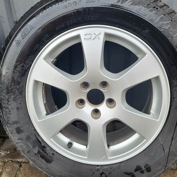 2шт 235 65 r17 Bridgestone 5мм рік 21 зима всесезонка пара резина