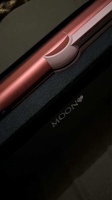 Dyson Airstrate strawbery