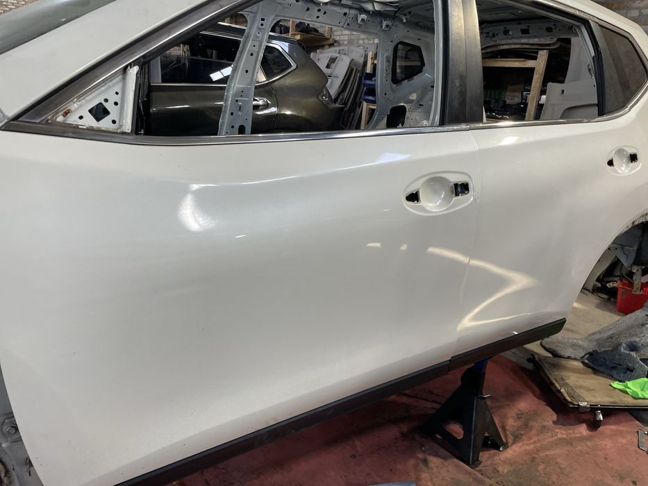 Двері Nissan Rogue ліві X trail T32 передня задня дверь Т32 QAB G