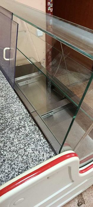 Холодильна вітрина