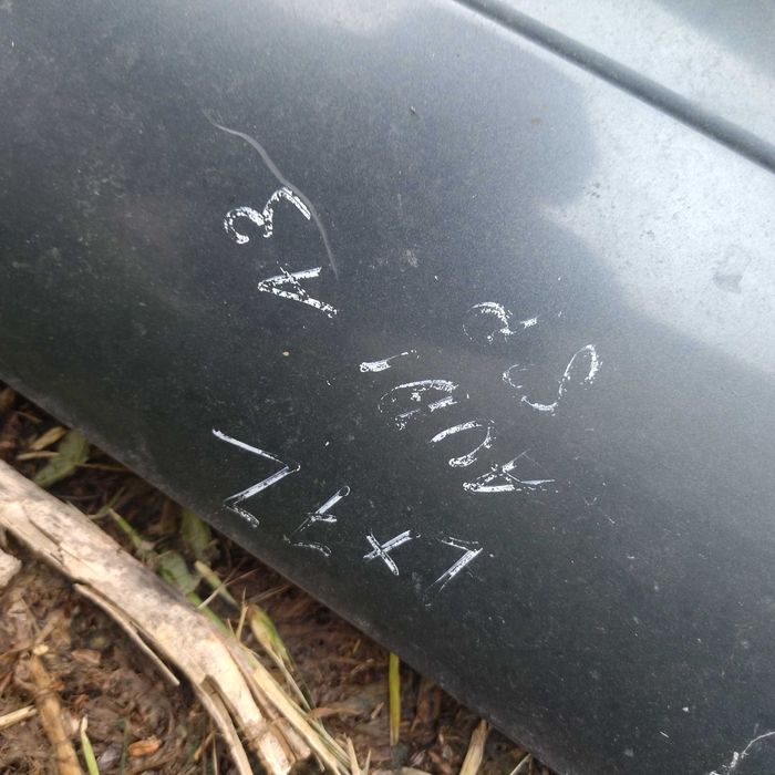 zderzak czujnik pdc tył a3 8P błotnik 3 drzwi LX7Z