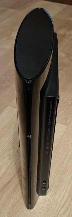 PlayStation 3 (PS3) Super Slim  500GB + Comando + 7 Jogos