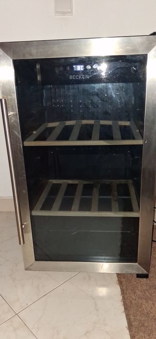 Frigorífico / garrafeira BECKEN usado – para arranjar ou peças