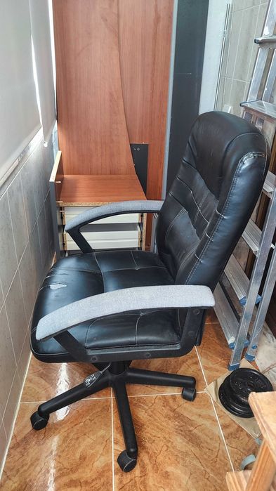 Cadeira de escritório antiga