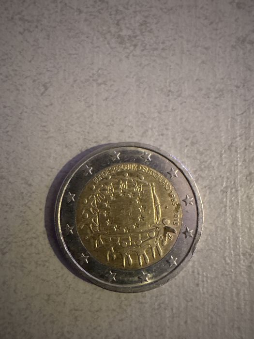 Moedas 2 eur e 1 eur ( antigas )