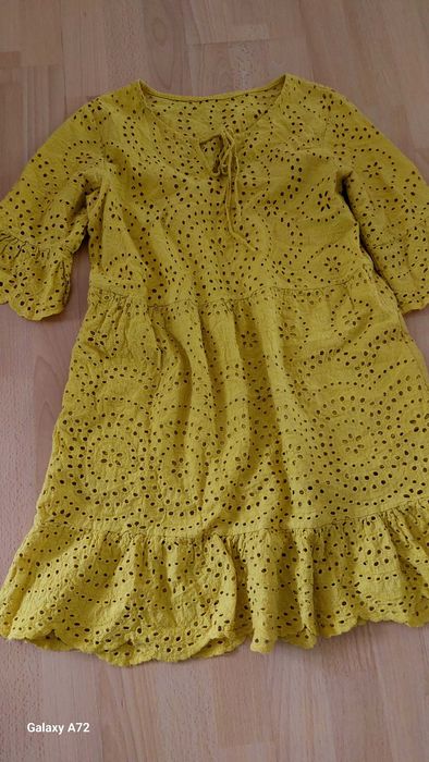 Sukienka r.s/m haftowana