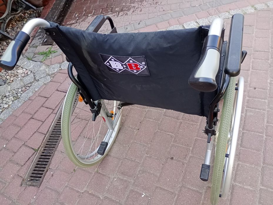 Wózek inwalidzki wzmocniony