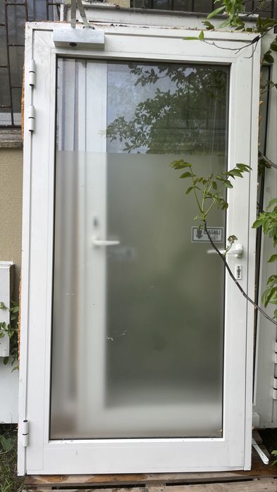 Drzwi aluminiowe biale 100