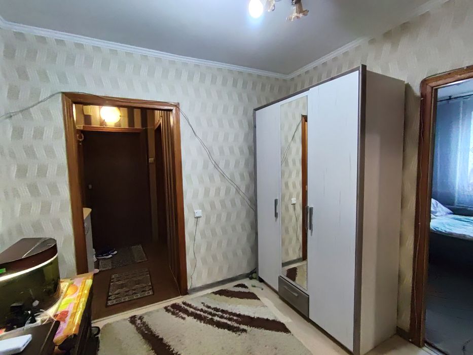 Продається трикімнатна квартира на масиві, в м.Васильків. 48000$