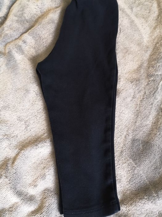 Spodenki granatowe z h&m i blado zielone z Zary.