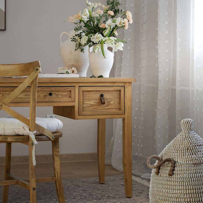 Nowoczesne biurko nowoczesne do gabinetu