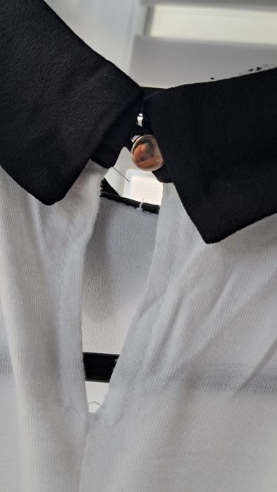 Elegancka biała bluzeczka z kołnierzykiem Mohito M