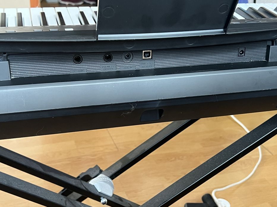 Синтезатор Yamaha PSR-E373