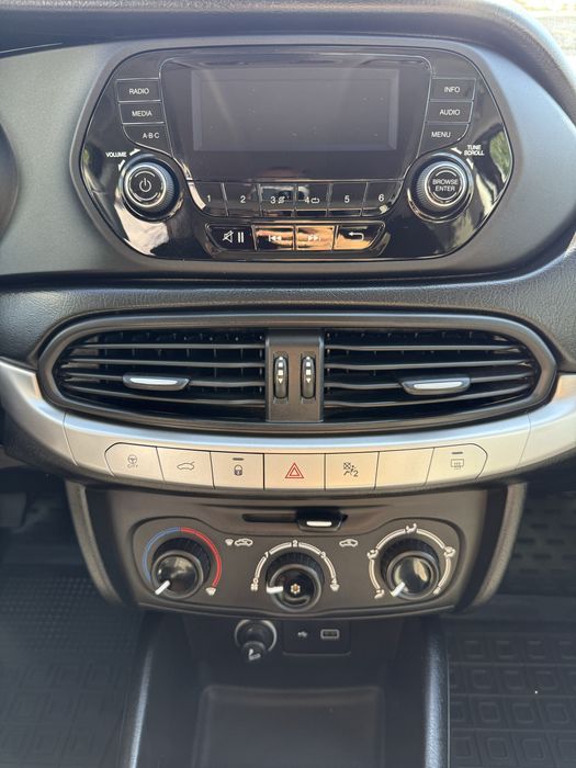 Fiat Tipo 2019 VIN ZFA35600006P31475 фото оголошення 13 з 24