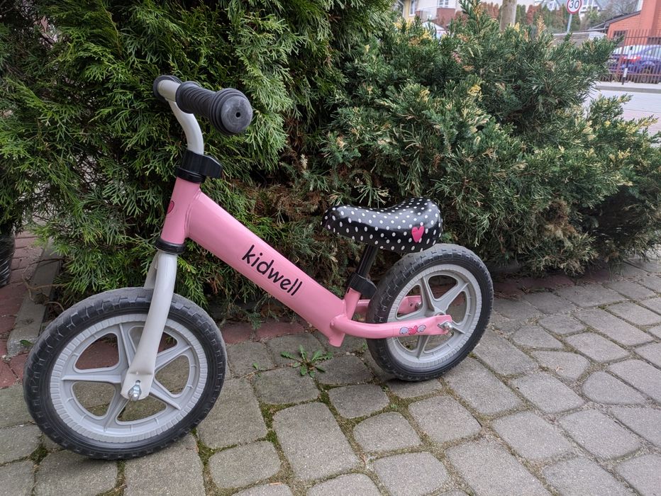 Rowerek biegowy dla dziewczynki