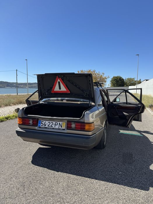Mercedes Benz 190d — photo 4